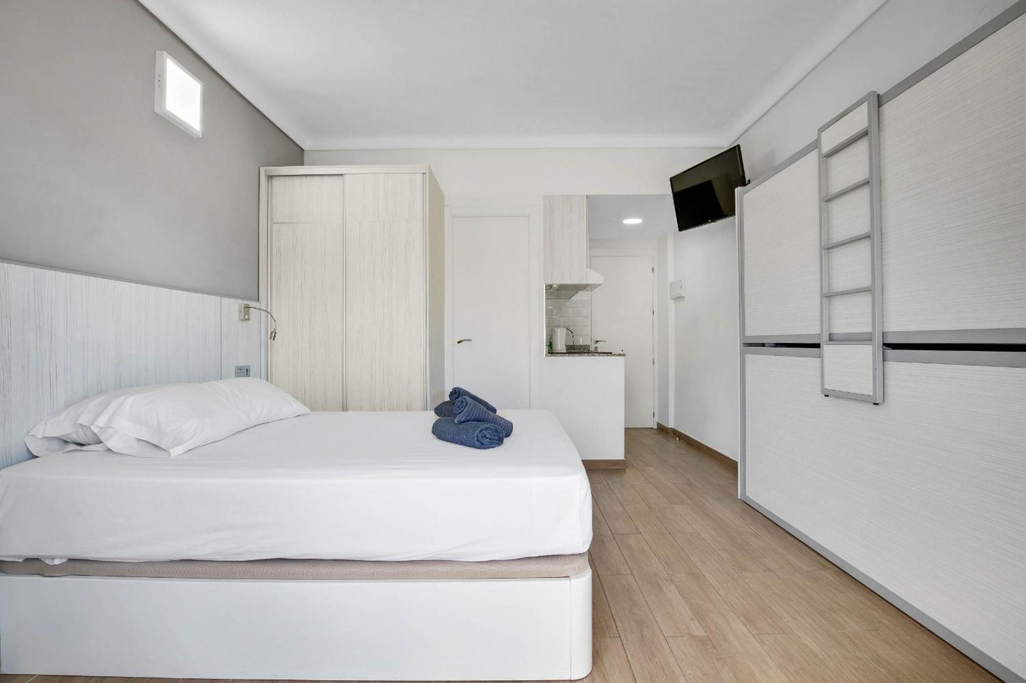 Carihuela Palace 417 By Ivi Real Estate Torremolinos Exterior photo