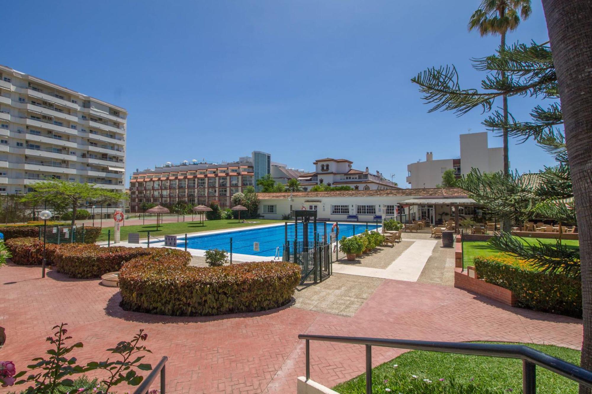 Carihuela Palace 417 By Ivi Real Estate Torremolinos Exterior photo