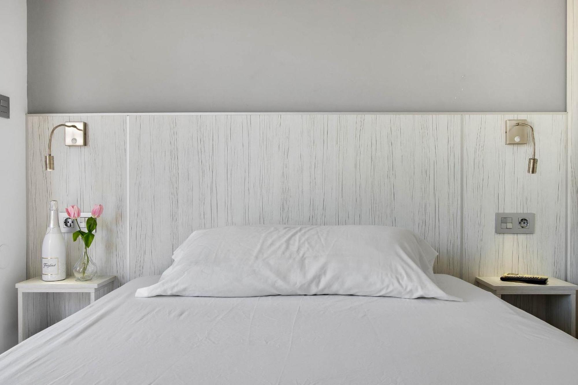 Carihuela Palace 417 By Ivi Real Estate Torremolinos Exterior photo